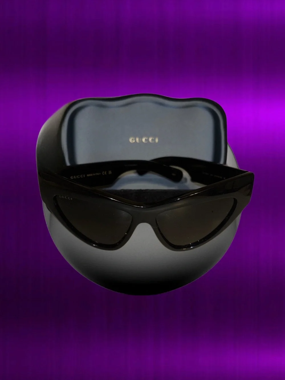 Gucci Black Cat-Eye Sunglasses with Dark Lenses